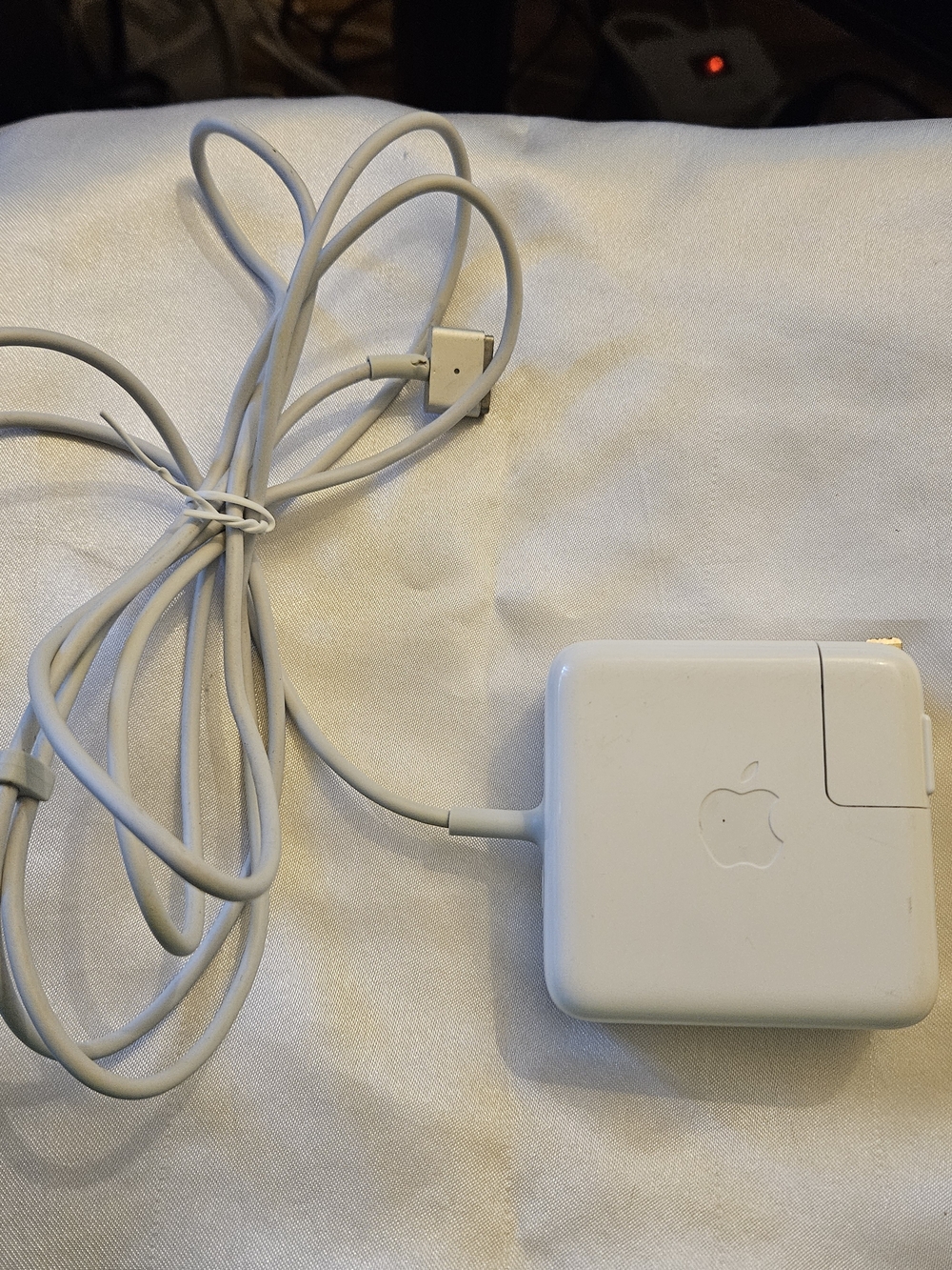 Apple MagSafe Power Adapter White
